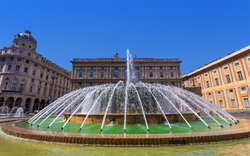 Brunnen auf der Piazza de Ferrari in Genua