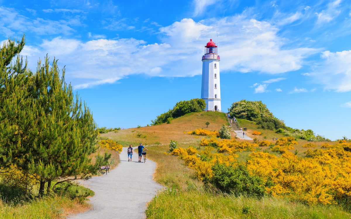 Weg zum Dornbush Leuchtturm an der Nordküste der Insel Hiddensee