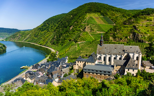 Luftaufnahme von Beilstein von der Burg Metternich, Deutschland