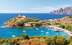 Girolata auf der als Naturschutzgebiet ausgewiesenen Halbinsel La Scandola