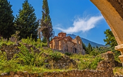 Byzantinische Kirche in der mittelalterlichen Stadt Mystras