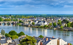 Panorama von Saumur auf der Loire in Frankreich