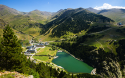 See im Vall de Núria in den katalanischen Pyrenäen, Spanien
