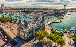 Luftaufnahme von Port Vell in Barcelona