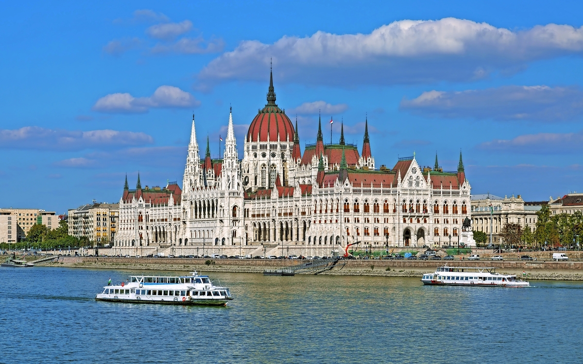 Ungarisches Parlamentsgebäude in Budapest