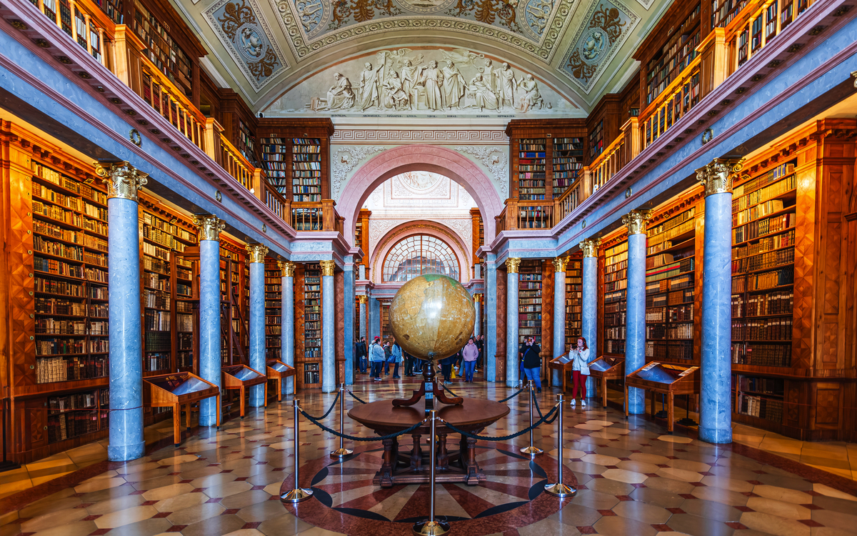 die Bibliothek des UNESCO-Weltkulturerbes Benediktinerklosters Erzabtei Pannonhalma
