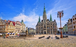 Das Rathaus und der zentrale Platz in Liberec