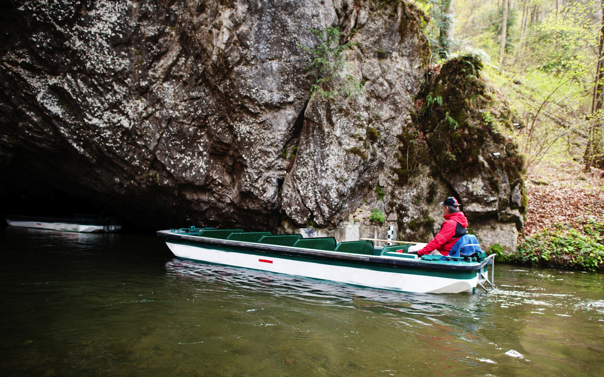 Boot im Höhlensee der Punkva-Höhlen