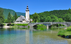 Kirche Sveti Janez am Bohinjsee im Triglav Nationalpark