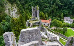 Burg Stain (Grad Kamen) in Begunje