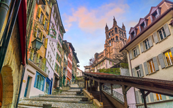 Skyline der Innenstadt von Lausanne in der Schweiz