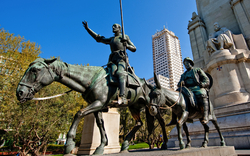 Don Quijote, Sancho Panza und Cervantes-Denkmal in Madrid