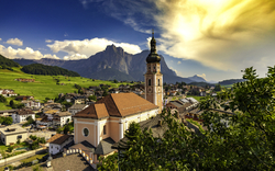 Kastelruth nahe der Seiser Alm in den Dolomiten, Italien