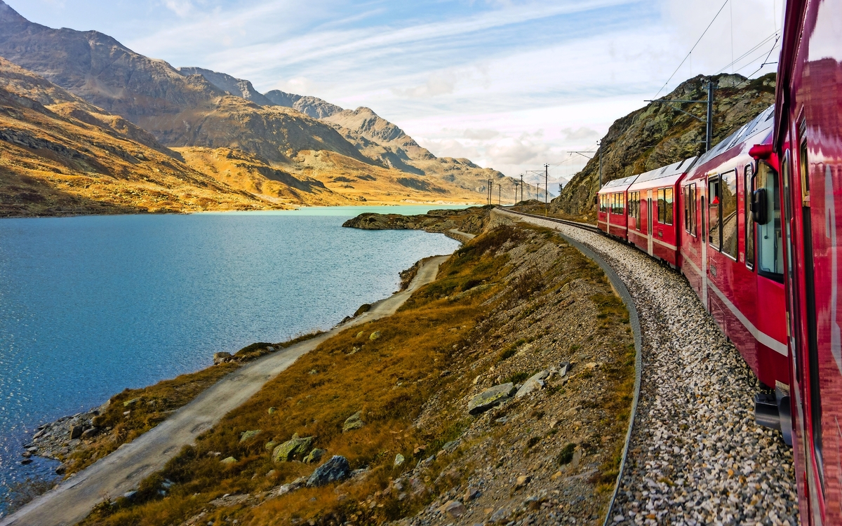 Bernina Express am Lago Bianco