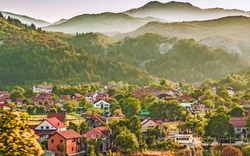 Njeguši an den Hängen des Mount Lovćen im Nationalpark Lovćen