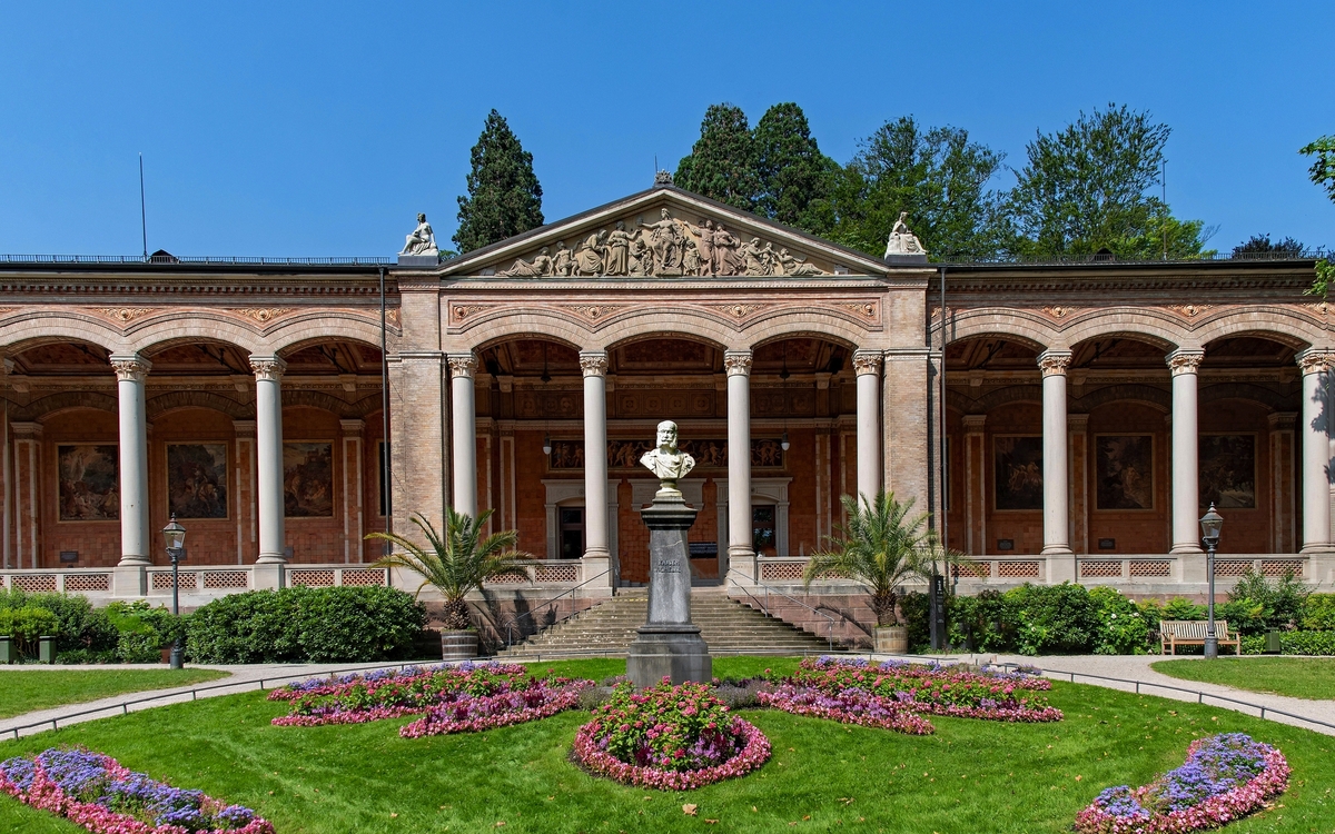 Das Kurhaus am Kurpark von Baden-Baden in Baden-Württemberg, Deutschland