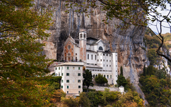 Wallfahrtsort Madonna della Corona in Venetien nahe des Gardasees, Italien