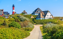 Leuchtturm in Hornum an der Südküste der Insel Sylt, Deutschland