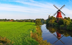 Zwillingswindmühlen von Greetsiel