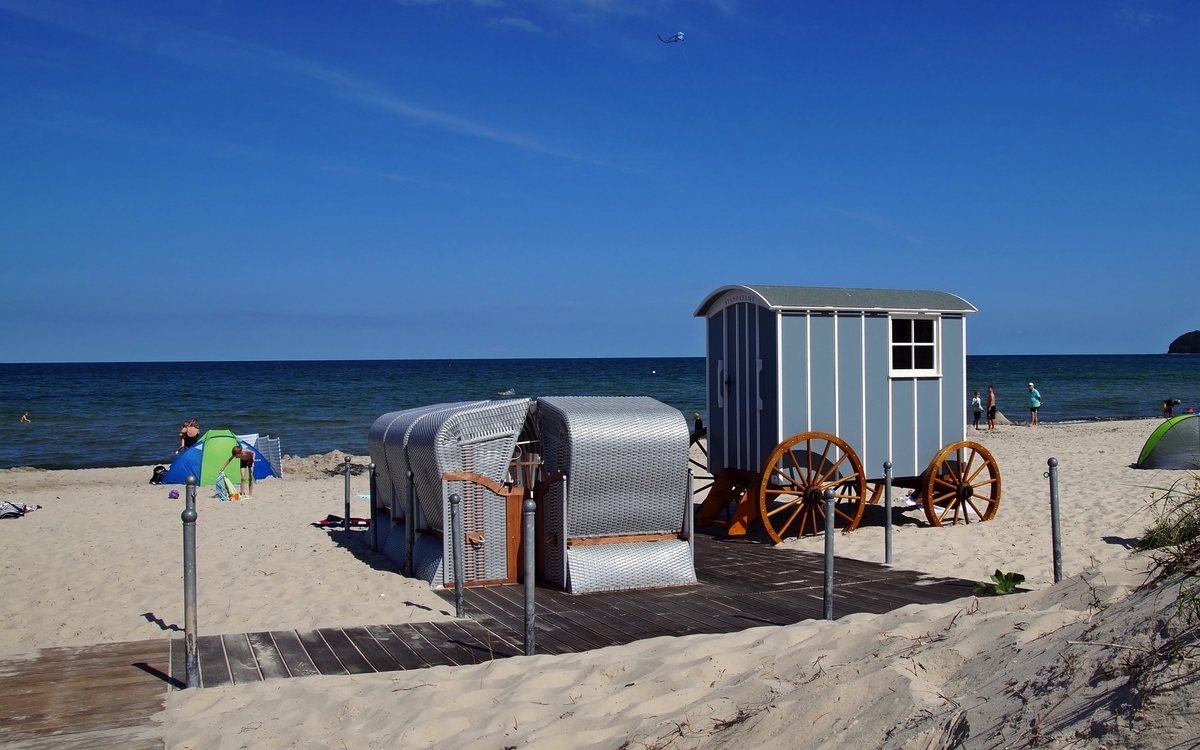 Badekarren am Binzer Strand