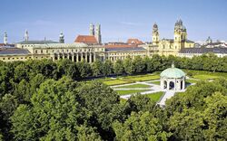 Hofgarten ? Residenz ? Theatinerkirche in München