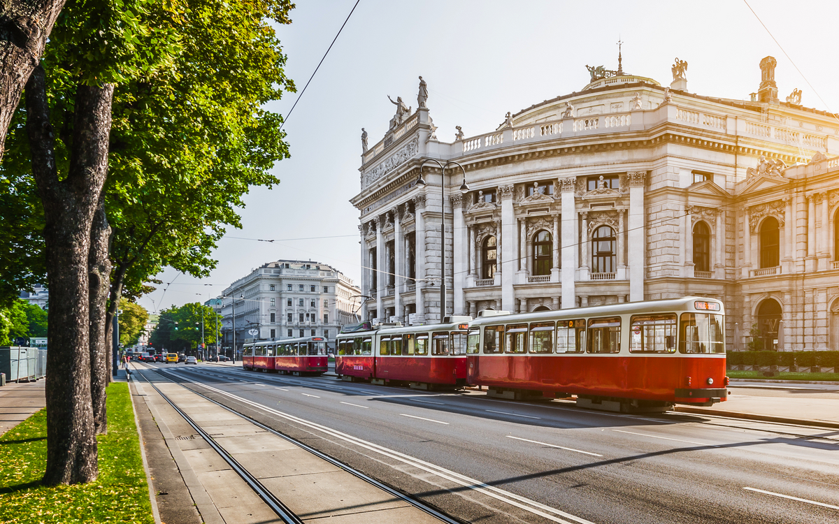 Ringstraße mit Burgtheater