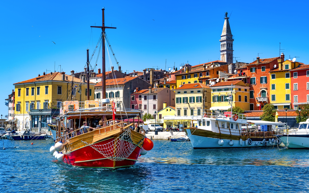 Altstadt und Hafen von Rovinj