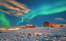 Beleuchtetes Zelt mit Nordlicht .Tromso