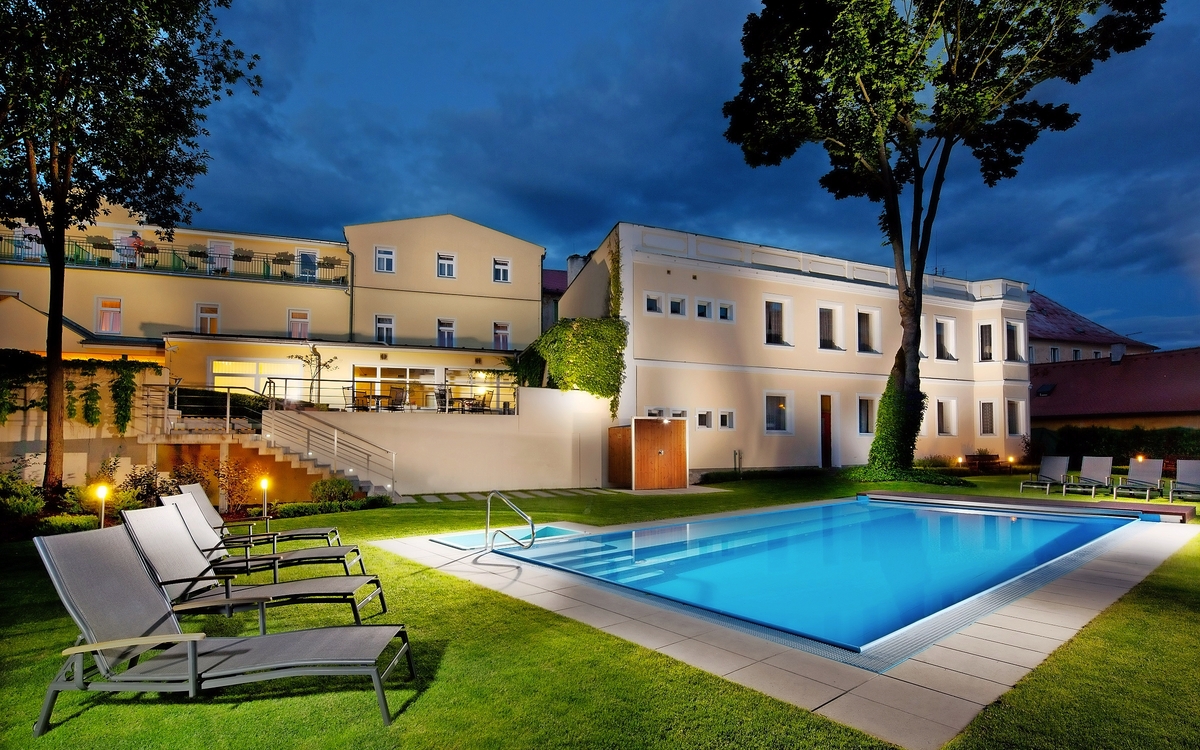 Hotel Reza Außenansicht