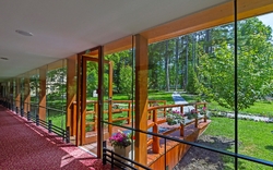 Kurhotel Pawlik-Aquaforum, Korridor zum Aquaforum