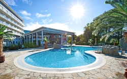 Kurhotel Ikar Plaza Außenbecken