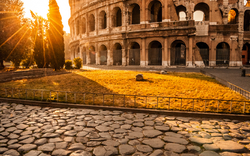 Kolosseum bei Sonnenaufgang in Rom