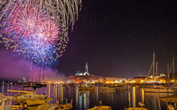 Feuerwerk über Rovinj