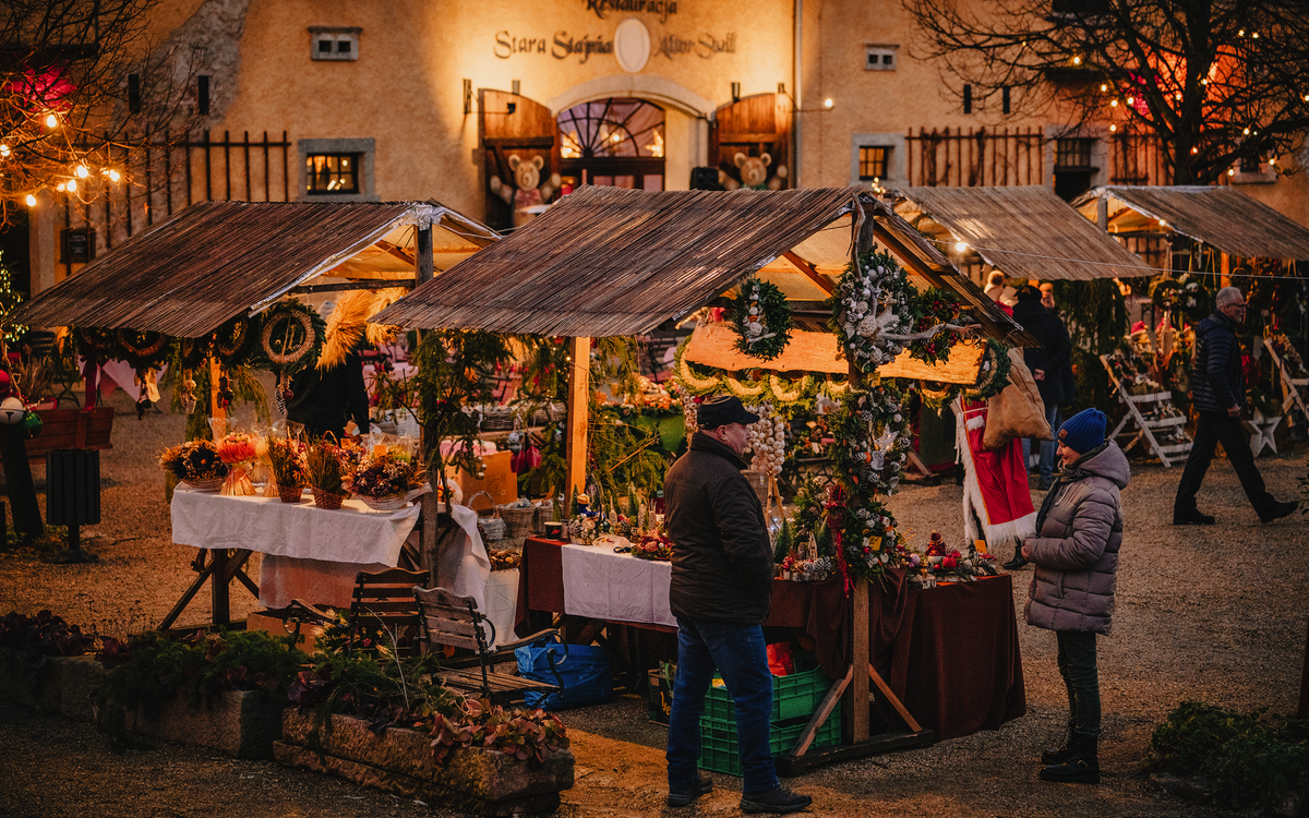 Adventsmarkt Schloss Lomnitz