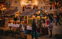 Adventsmarkt Schloss Lomnitz