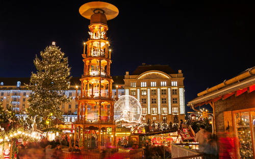Striezelmarkt auf dem Altmarkt in Dresden, Deutschland