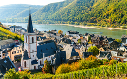 Heilig Kreuz Kirche in Assmannshausen, Deutschland