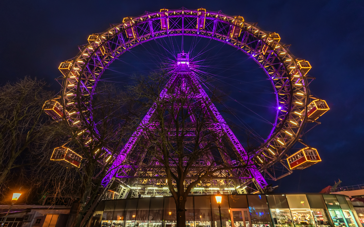 Riesenrad im Wiener Vergnügungspark Prater am Weihnachtsabend