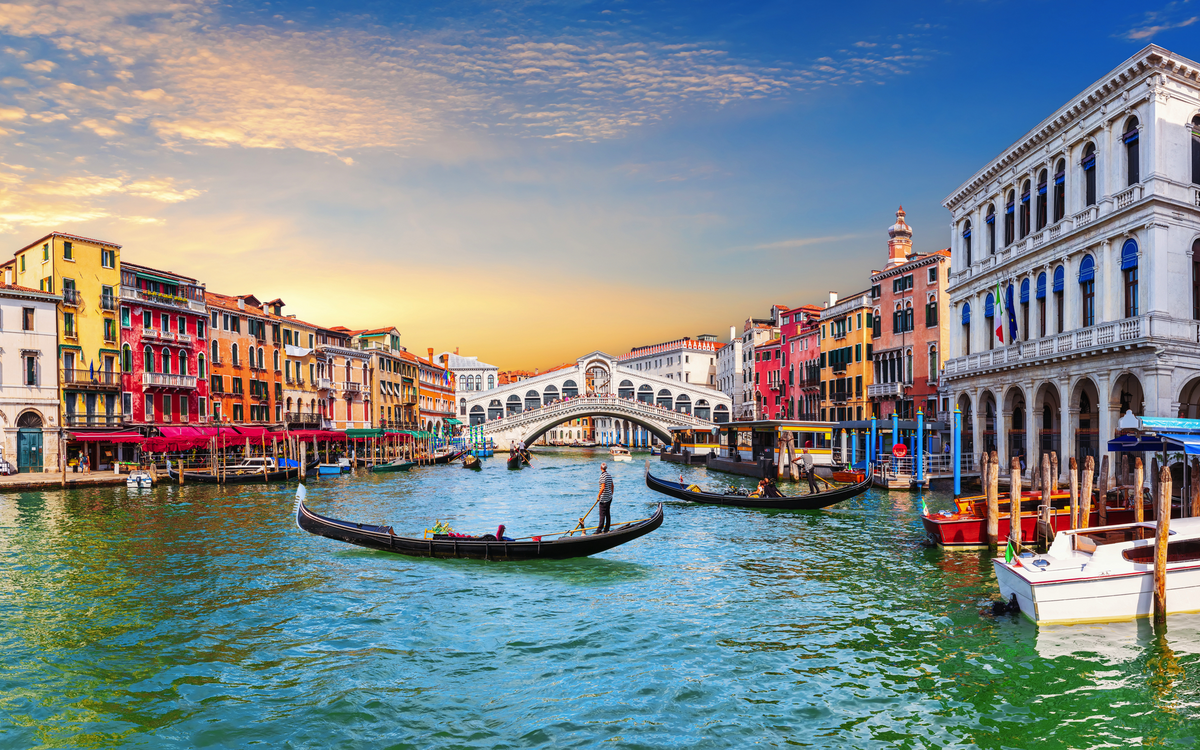 Rialto Brücke in Venedig