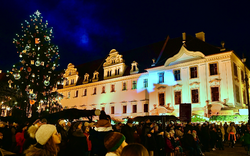 Weihnachtsmarkt auf Schloss St. Emmeram in Regensburg, Deutschland