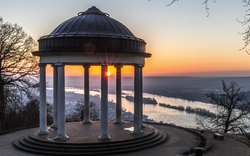 winterlicher Blick vom Niederwalddenkmal in Rüdesheim
