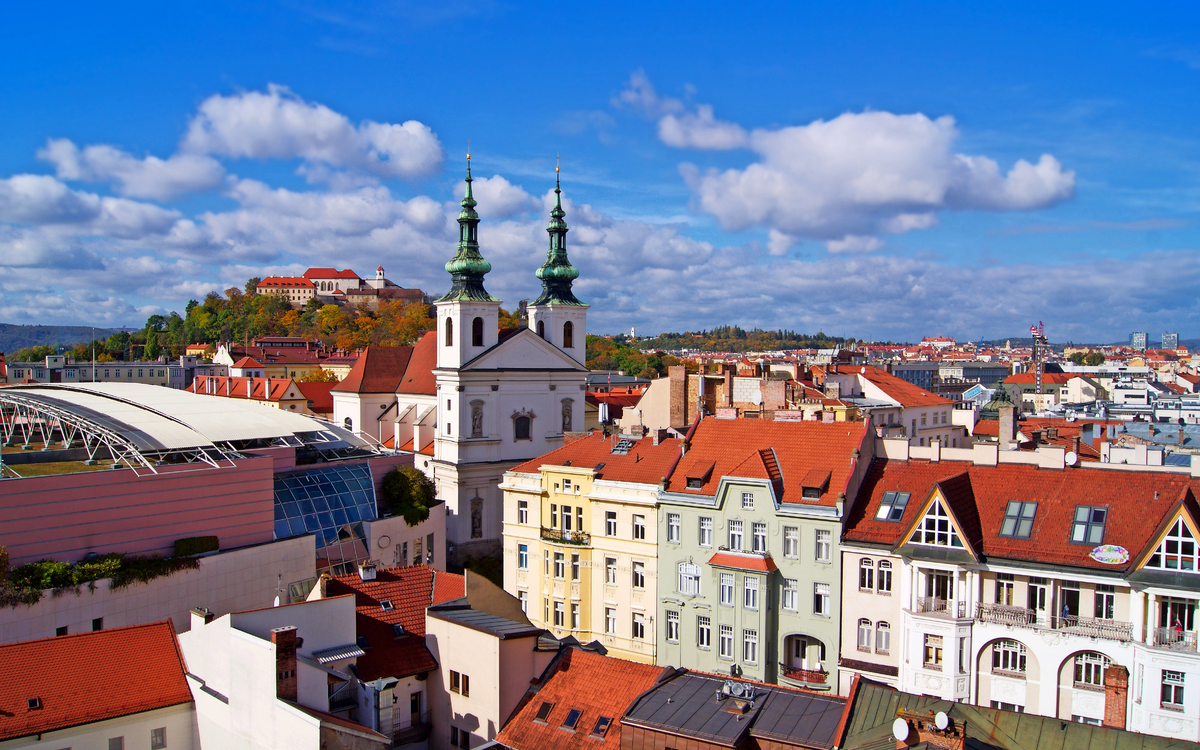 Brno mit Festung Spielberg im Hintergrund