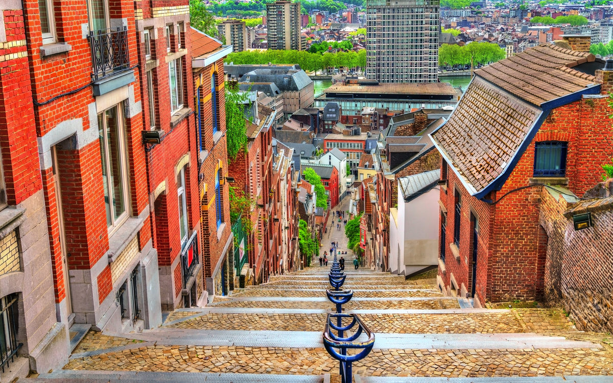 Montagne de Bueren, eine Treppe mit 374 Stufen in Lüttich, Belgien