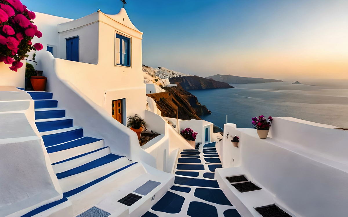 Sonnenaufgang über der Insel Santorini