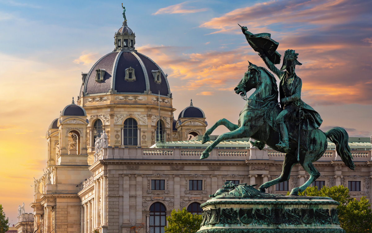 Statue von Erzherzog Karl am Heldenplatz in Wien