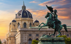 Statue von Erzherzog Karl am Heldenplatz in Wien