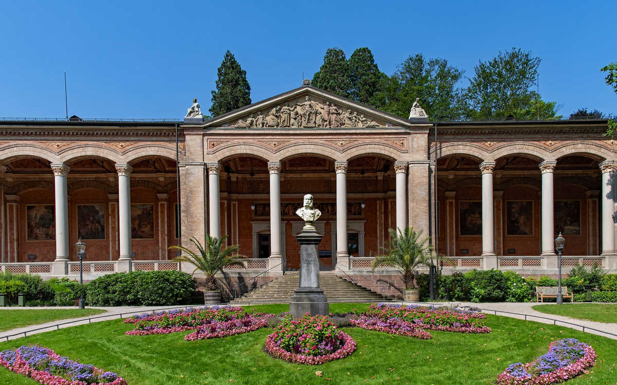 Das Kurhaus am Kurpark von Baden-Baden in Baden-Württemberg, Deutschland