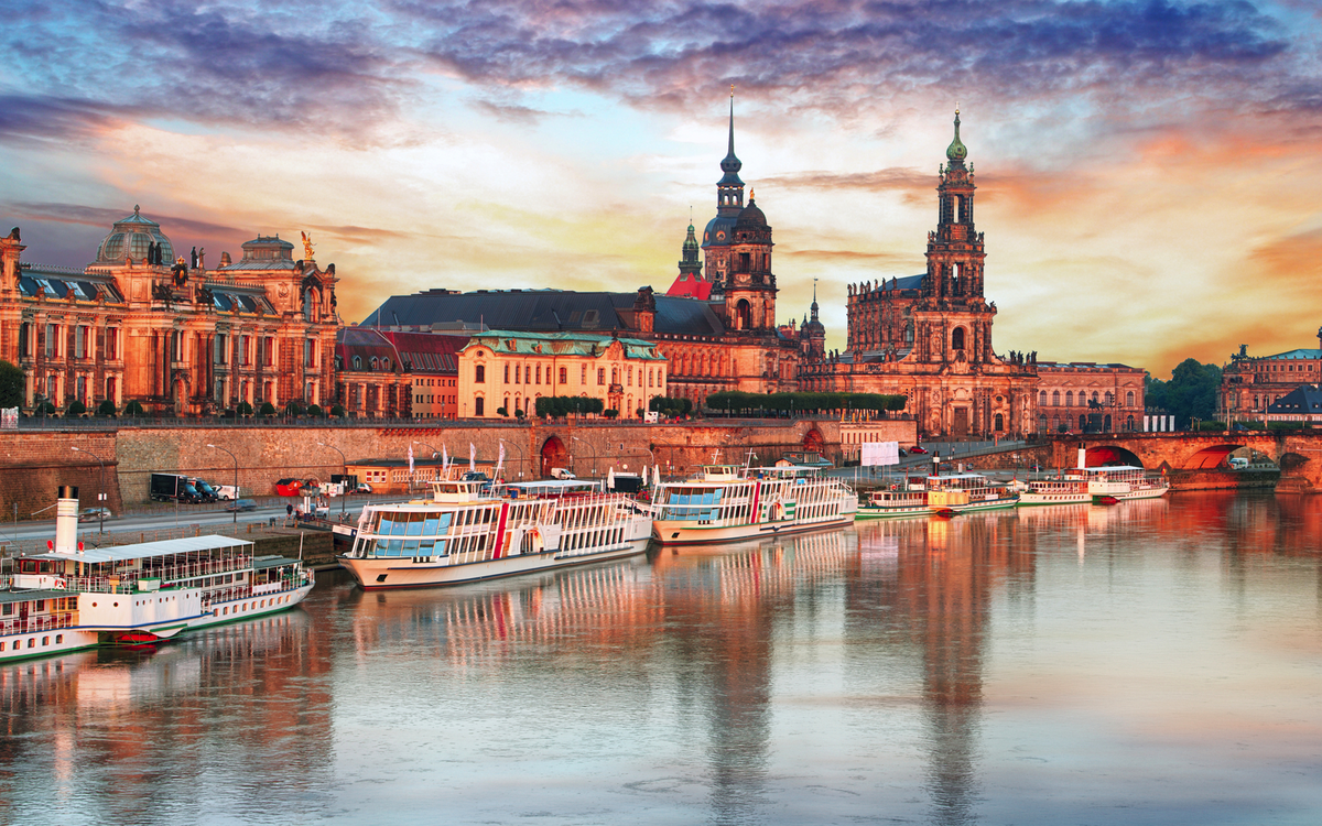 Panorama von Dresden bei Sonnenuntergang