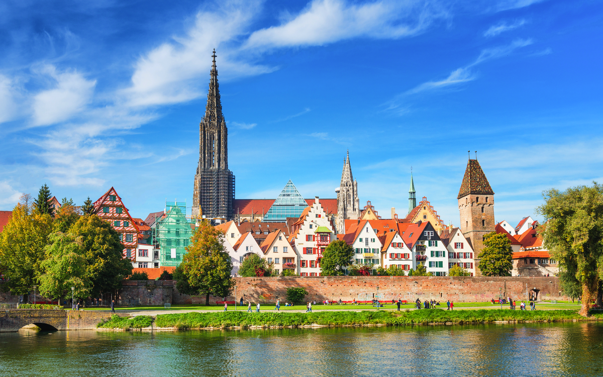 Stadt Ulm an einem sonnigen Tag
