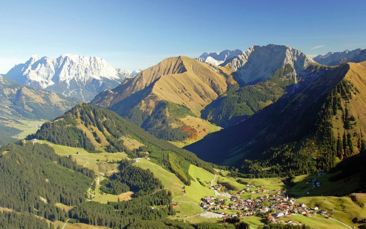 Berwang mit Zugspitze im Hintergrund